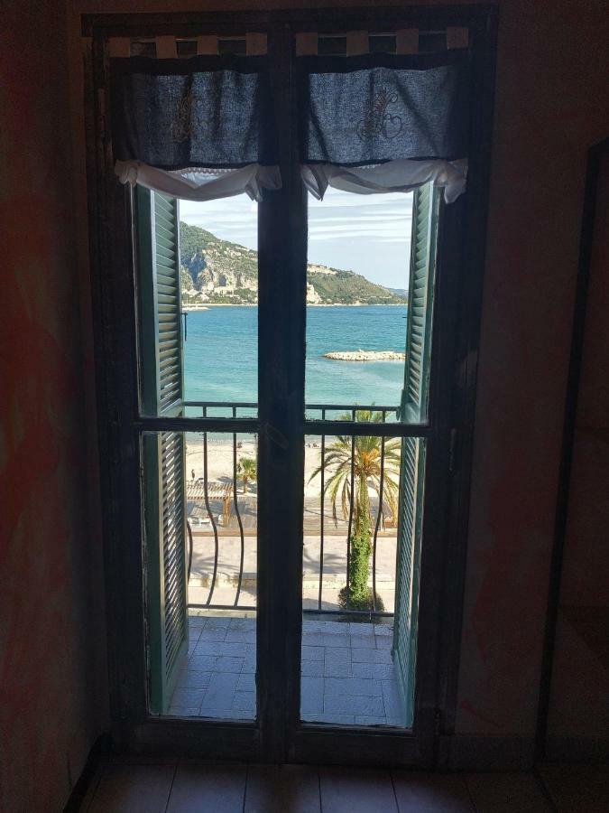 Vista Mare Vecchia Citta Lägenhet Menton Exteriör bild